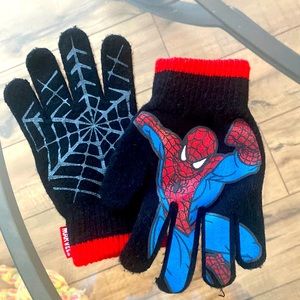 Marvel Spider-Man globes. Grip web design on the palms. Spider-Man on the top.